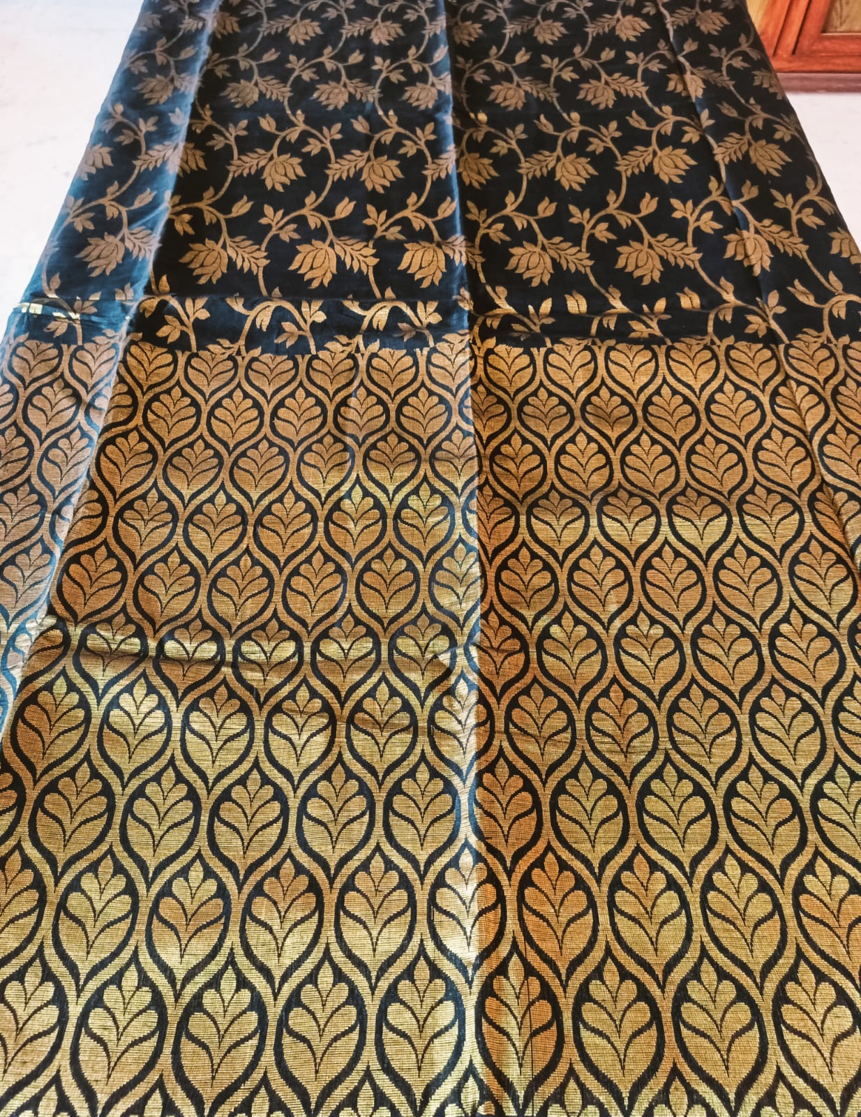 All over Banarasi Zari Jaal Linen Saree - Black