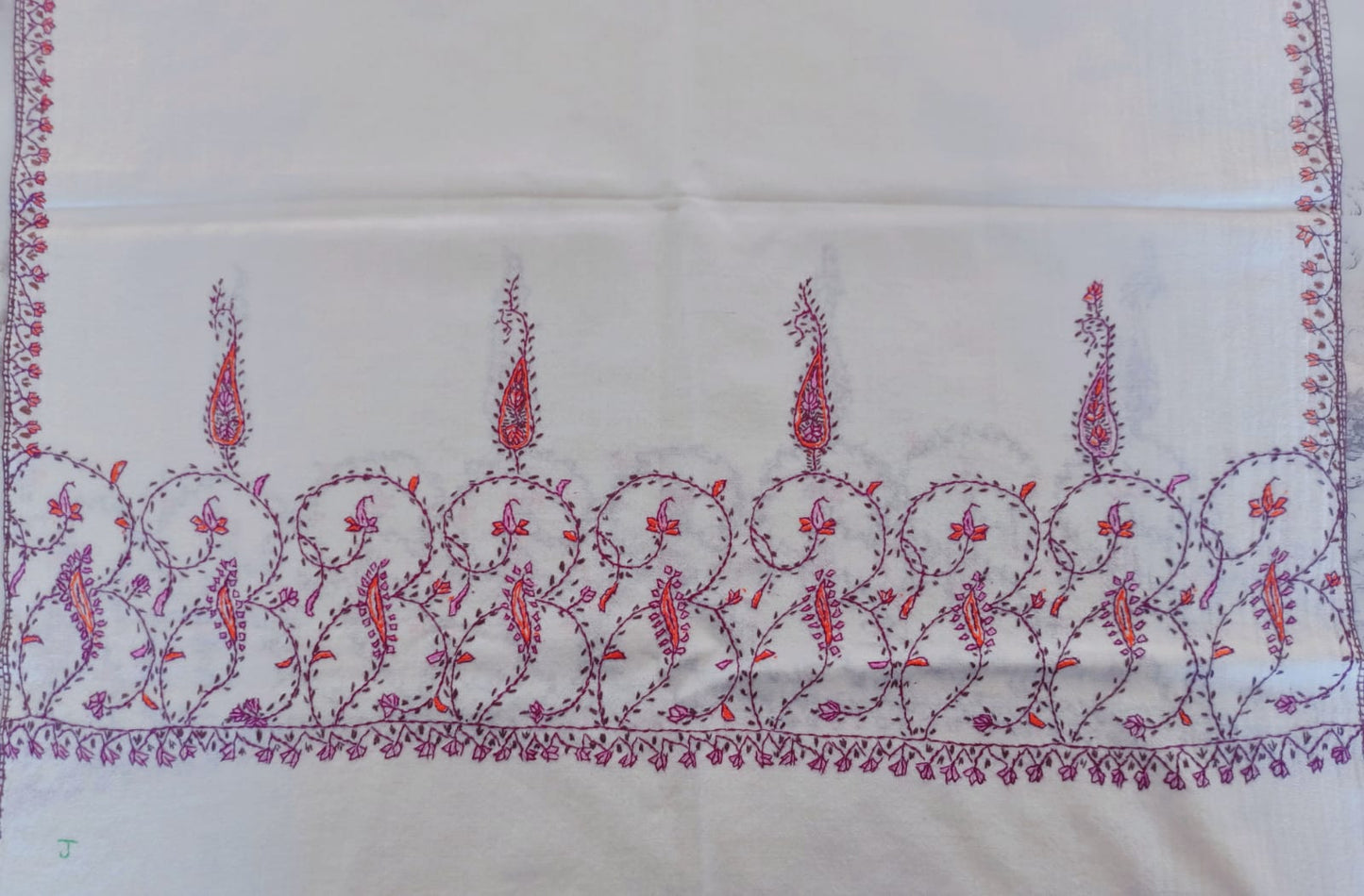 Hand Embroidered Palledaar Semi Pashmina Stole - White